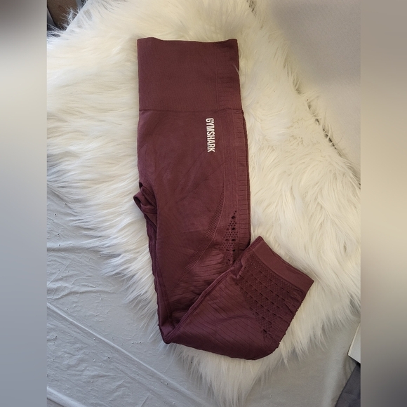 Gymshark Women's Mauve Legging Capris, Size 26 - Picture 5 of 6